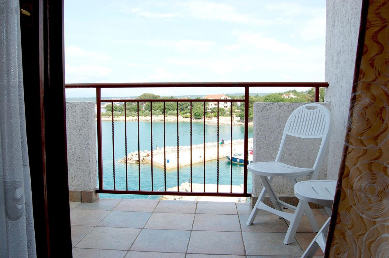 Apartments Myadria Malinska Ngoại thất bức ảnh