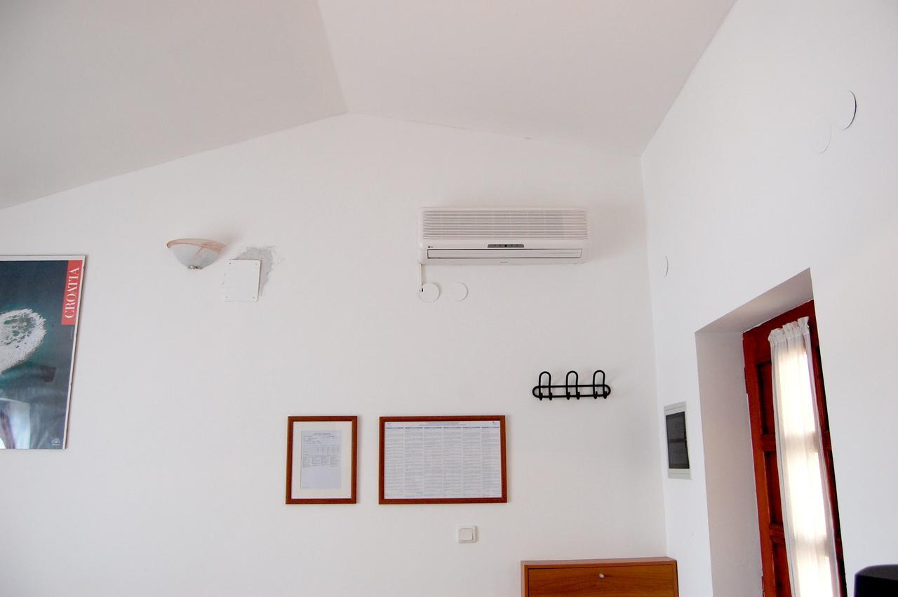 Apartments Myadria Malinska Ngoại thất bức ảnh