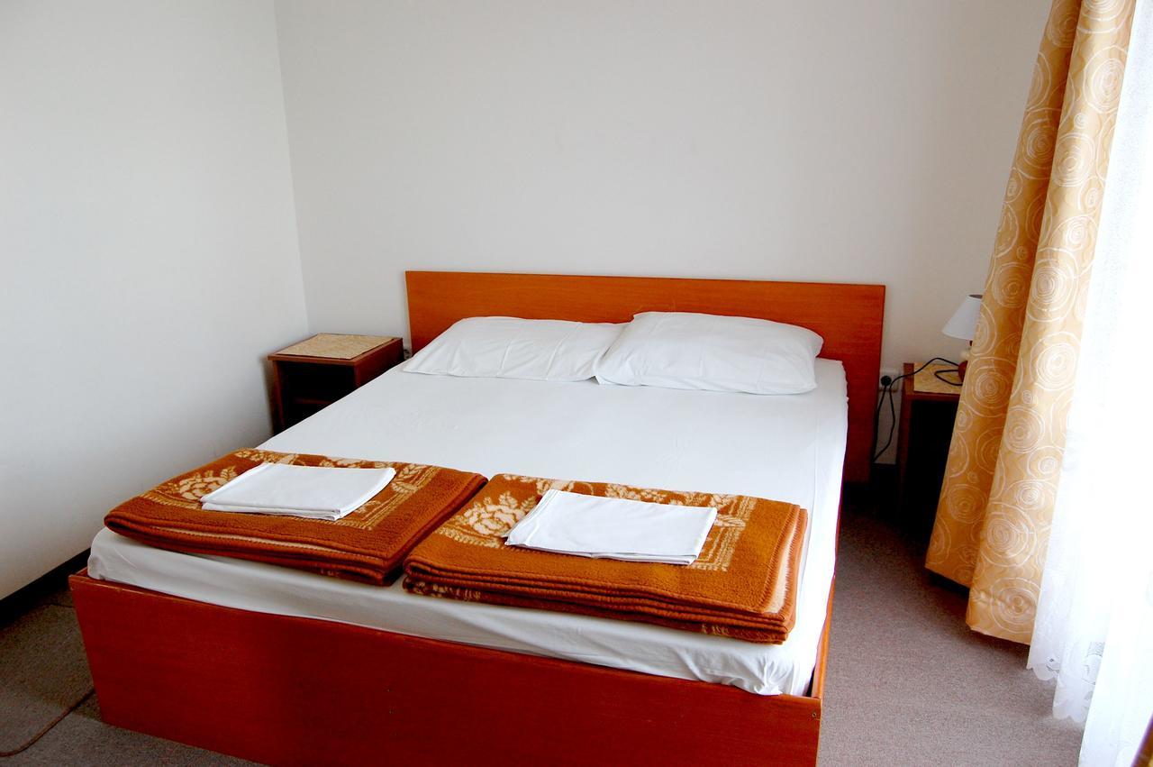 Apartments Myadria Malinska Ngoại thất bức ảnh