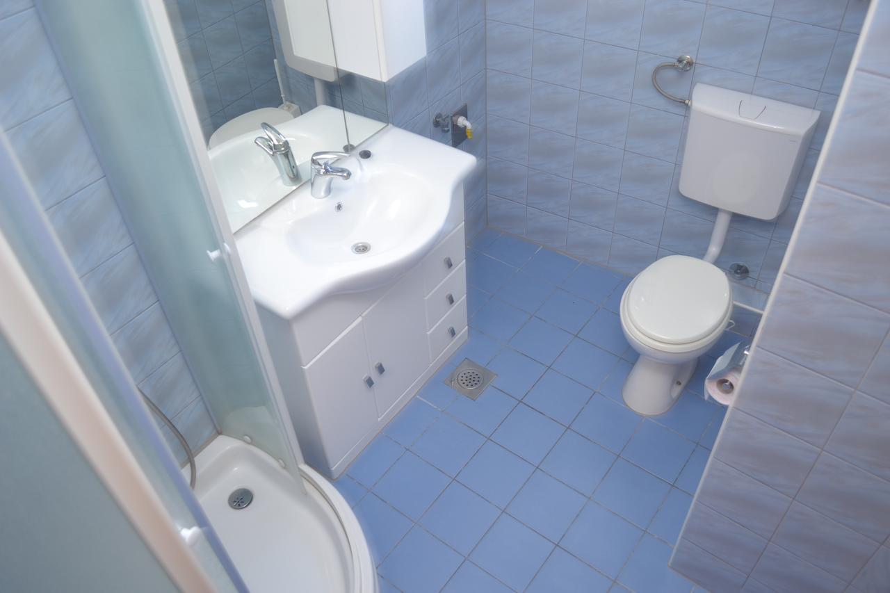 Apartments Myadria Malinska Ngoại thất bức ảnh