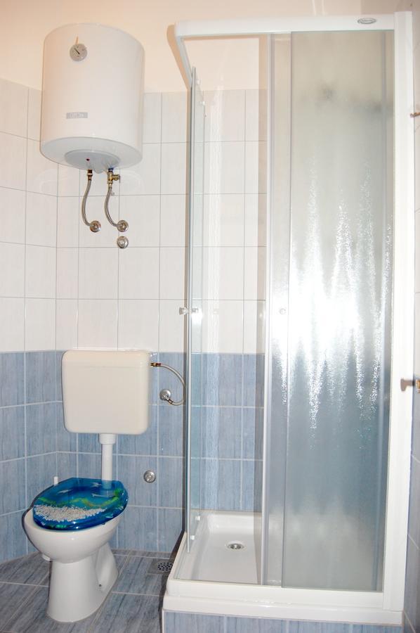 Apartments Myadria Malinska Ngoại thất bức ảnh