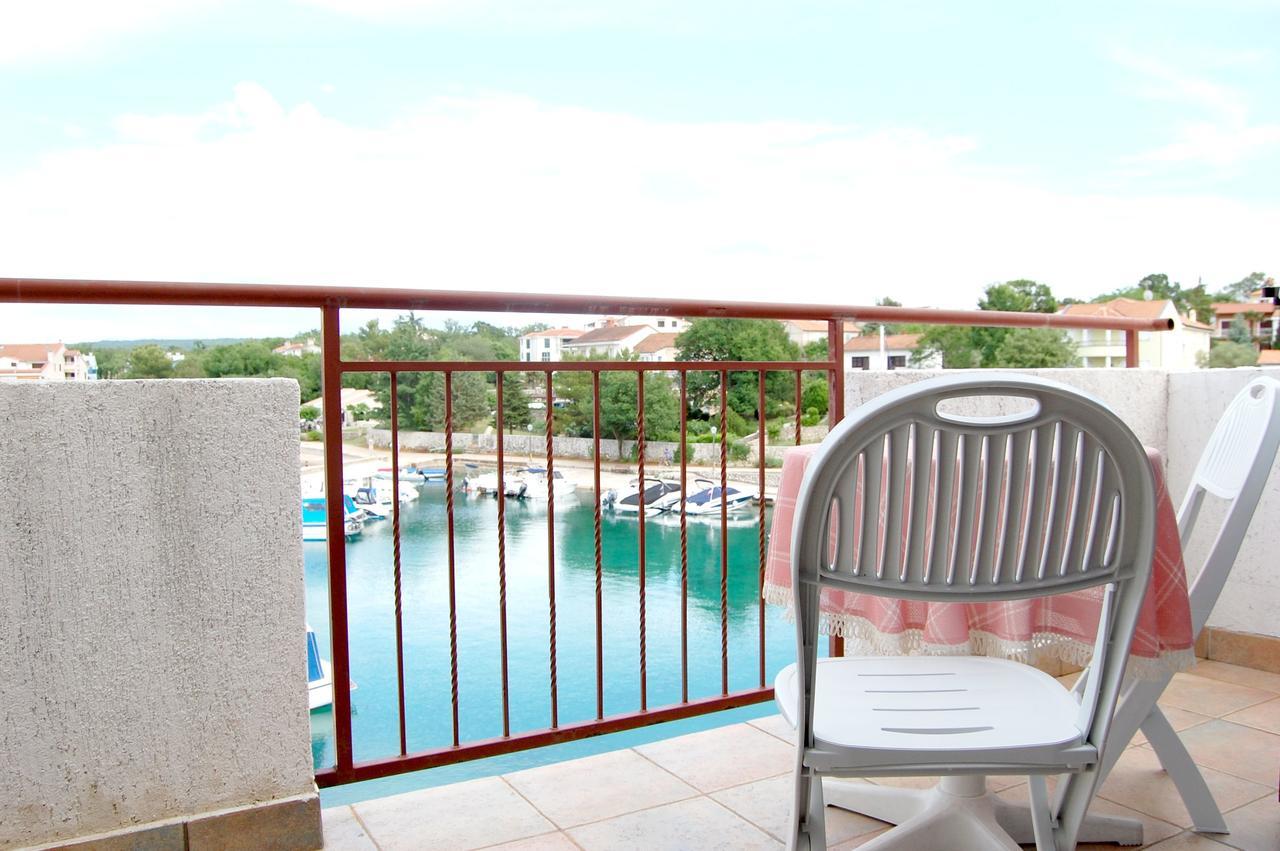 Apartments Myadria Malinska Ngoại thất bức ảnh