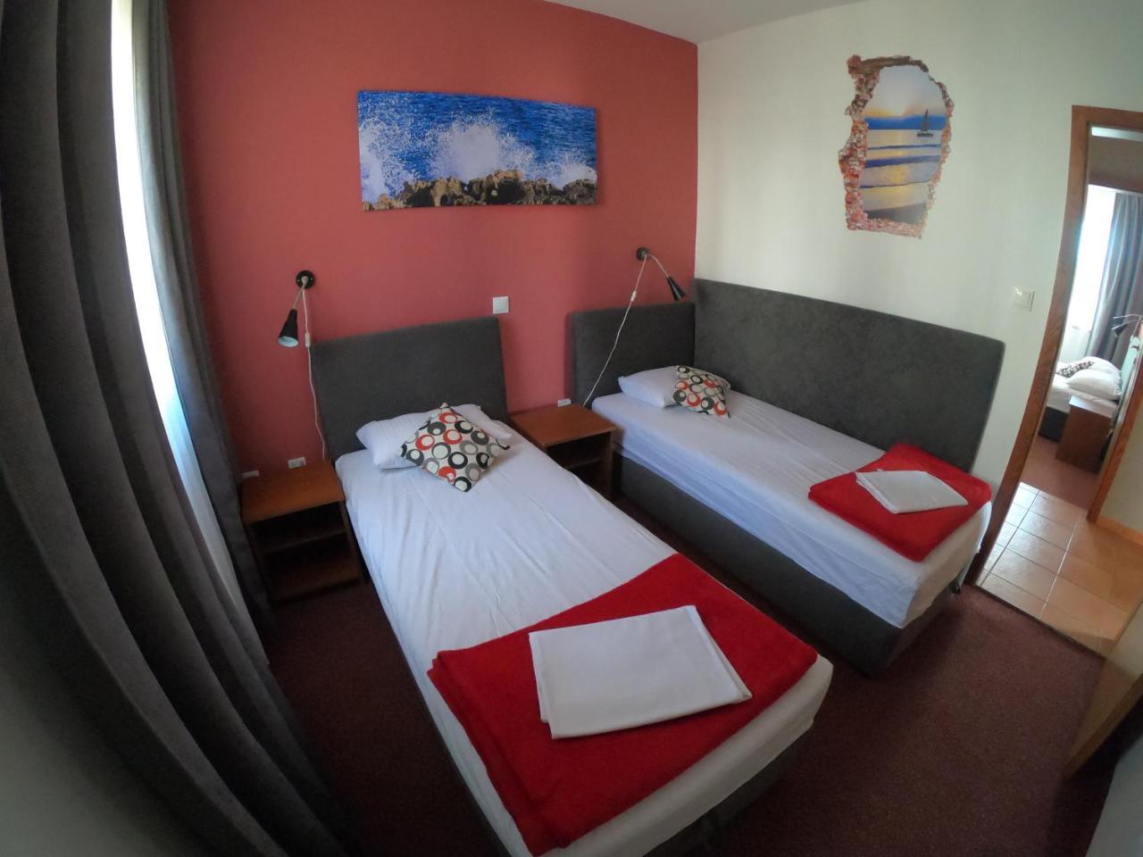 Apartments Myadria Malinska Ngoại thất bức ảnh